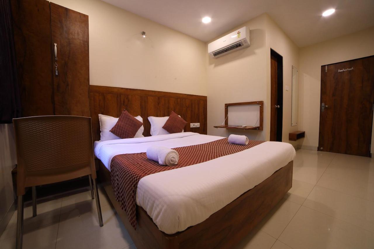Oyo 8757 Prakash Inn Мумбаї Екстер'єр фото
