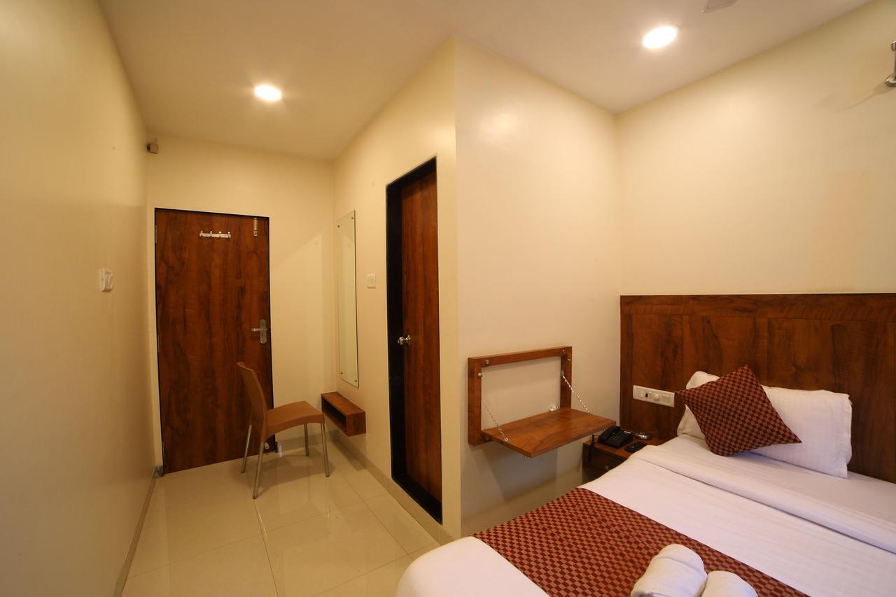 Oyo 8757 Prakash Inn Мумбаї Екстер'єр фото